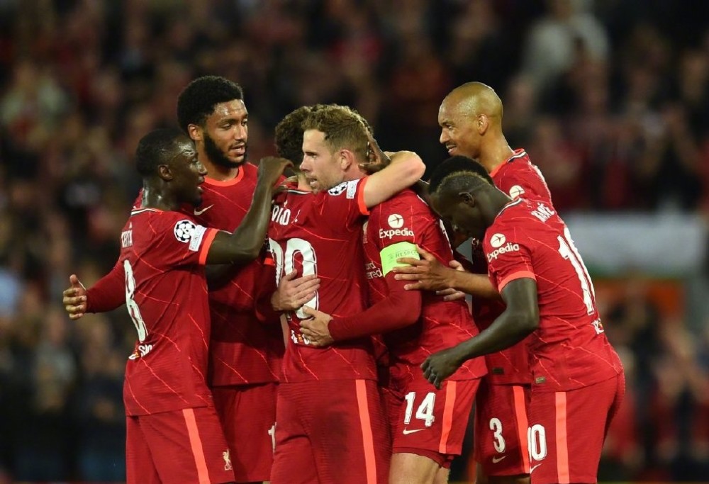  萨拉赫传射建功利物浦登顶积分榜  