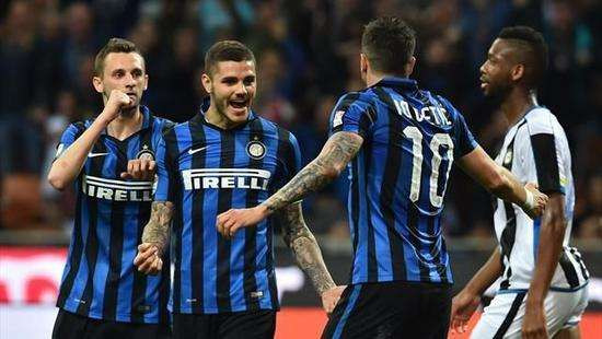  利物浦边锋帽子戏法助球队横扫伯恩利